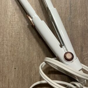 T3 Singlepass Compact 0.8 inch Travel Straightening & Styling Flat Iron